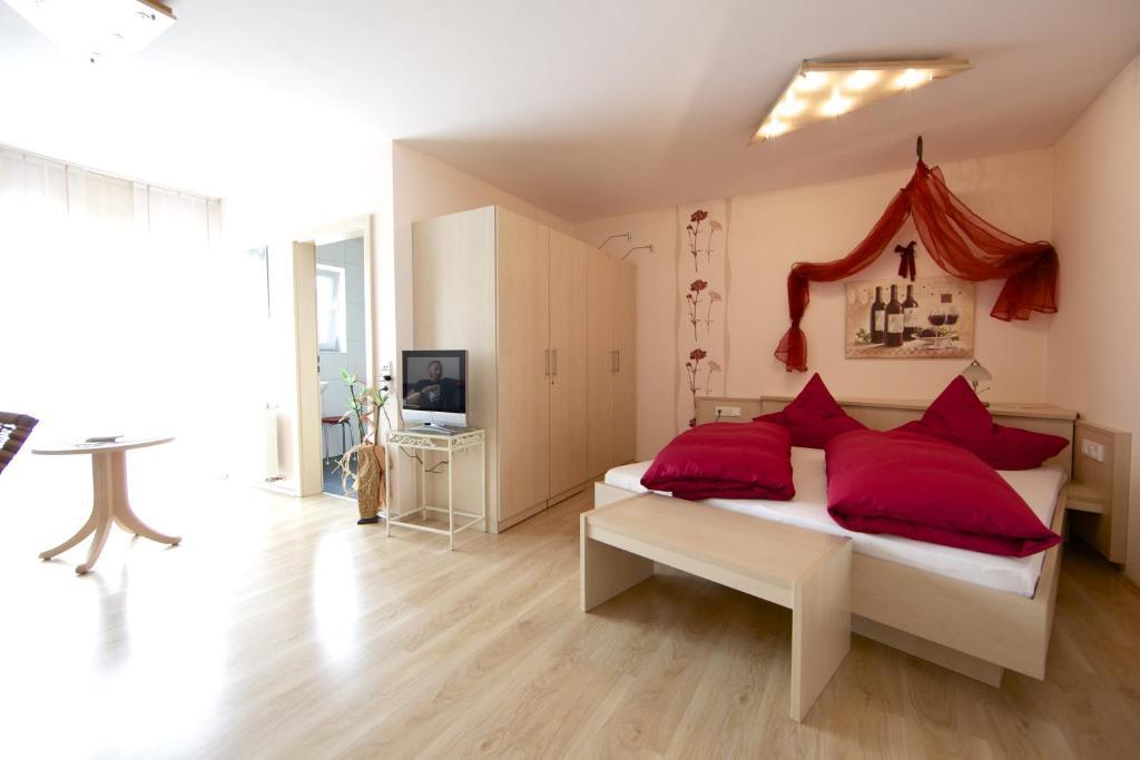 Kleines Landhaus Wendel Hotel Kapellen-Drusweiler ภายนอก รูปภาพ