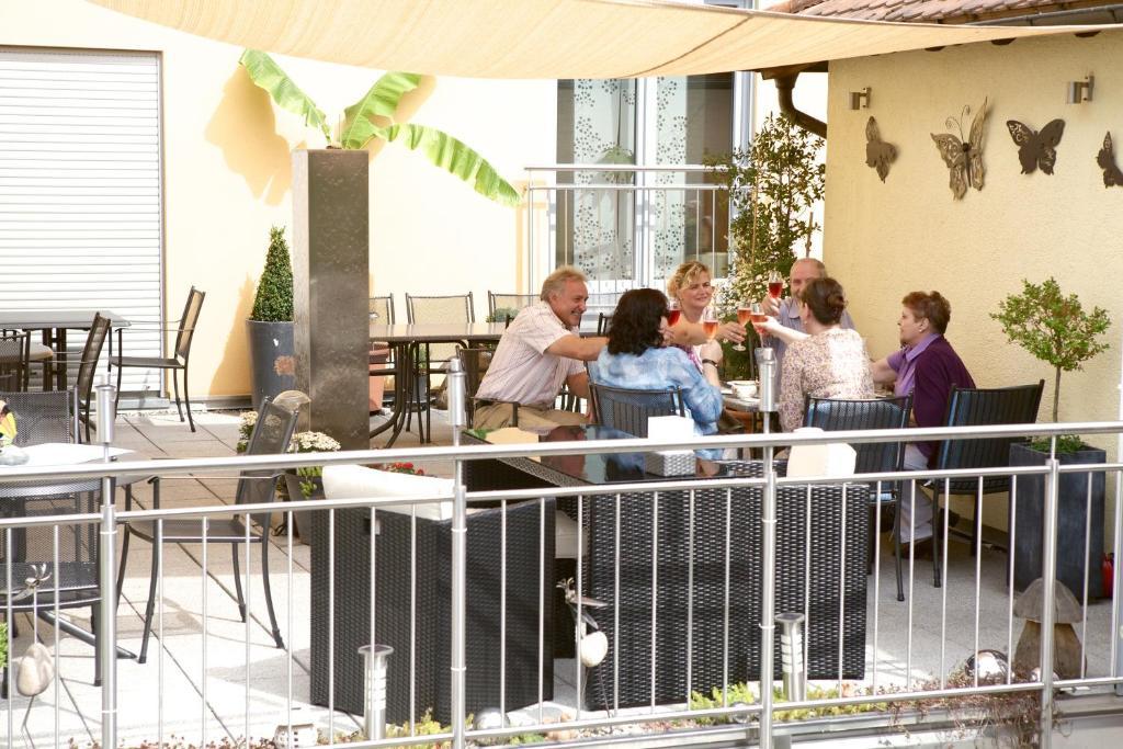 Kleines Landhaus Wendel Hotel Kapellen-Drusweiler ภายนอก รูปภาพ