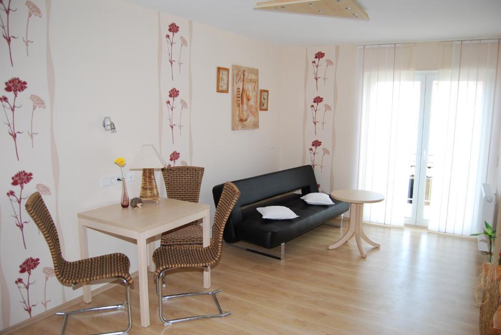 Kleines Landhaus Wendel Hotel Kapellen-Drusweiler ภายนอก รูปภาพ